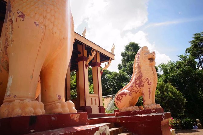 Full-Day Discover Oudong Mountain-Former Capital City & Phnom Penh City Tours - Entering the Royal Palace in Phnom Penh