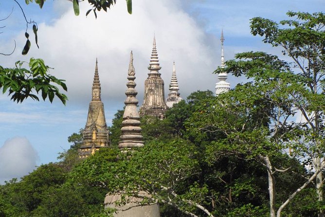 Full-Day Discover Oudong Mountain-Former Capital City & Phnom Penh City Tours - The morning drive to Oudong Mountain
