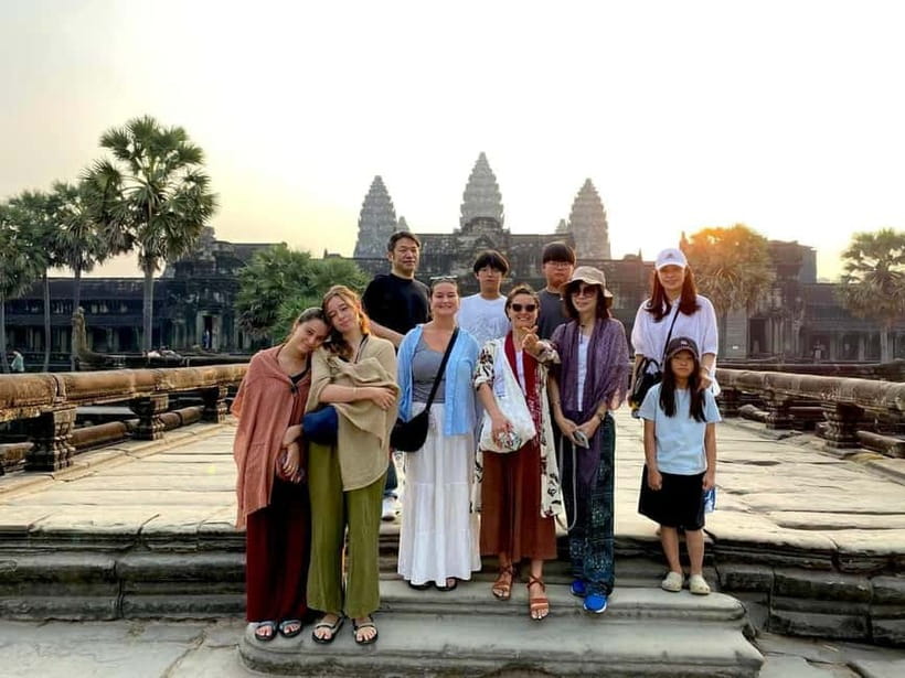 Full-Day Explore Angkor Temples Sunset Tour (with Lunch) - Angkor Wat: Two and a Half Hours at the Khmer Masterpiece