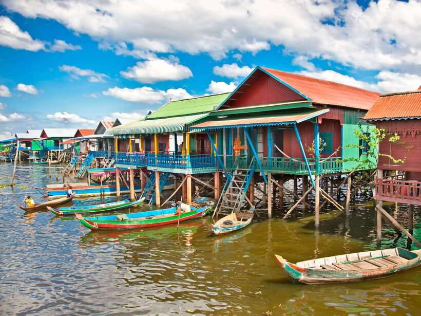 Full Day: Highlight Ruin and Floating Village - Tonle Om Gate and the southern approach
