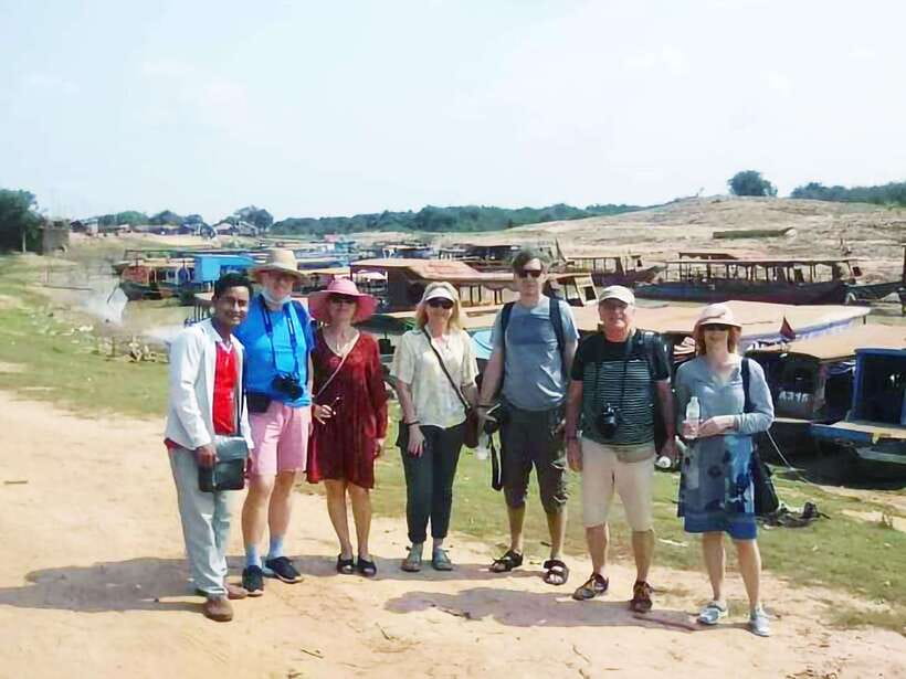 Full Day: Highlight Ruin and Floating Village - Bayon and its quiet stone faces