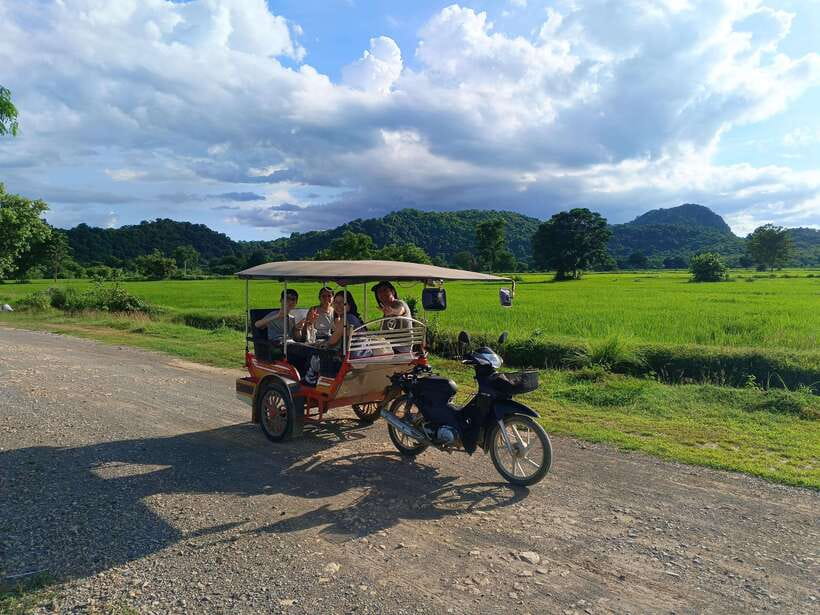 Full-day: Original bamboo train, Wat Banan, Phnom Sampov - Sunset at the Bat Cave