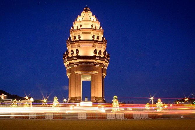 Full-Day Phnom Penh Sightseeing Tour & Killing Field - Russian Market ends the day with ordinary city life