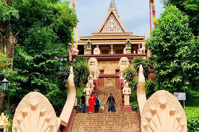 Full-Day Phnom Penh Tuk Tuk City Tours - Wat Phnom and the city’s founding legend