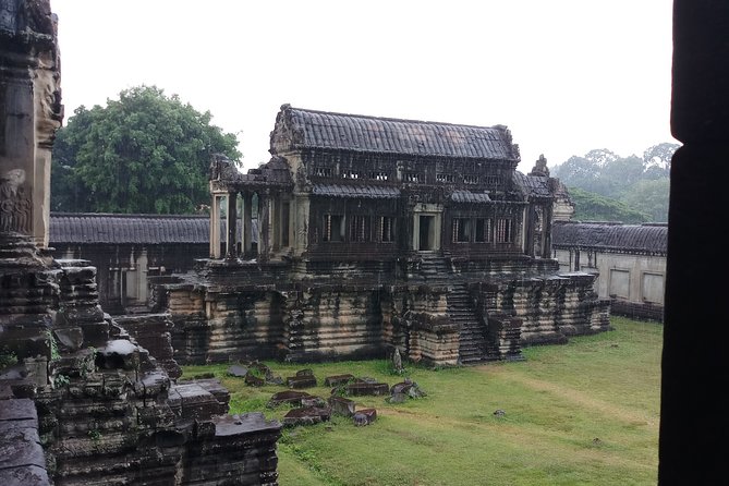 Full-Day Private Custom Tour in Siem Reap - Tonle Sap Lake and stilt houses