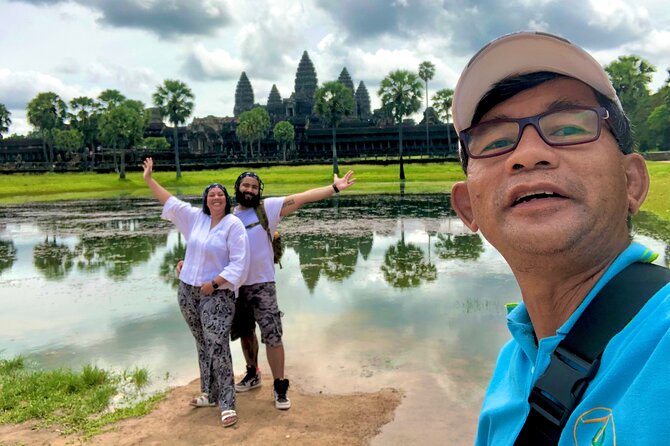 Full-Day Private Tuk Tuk Tour of Angkor Wat Temples - Angkor Thom and the famous Bayon faces