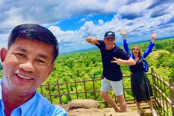 Full-Day Private Tuk Tuk Tour of Angkor Wat Temples - A tuk-tuk is the right vehicle for this route