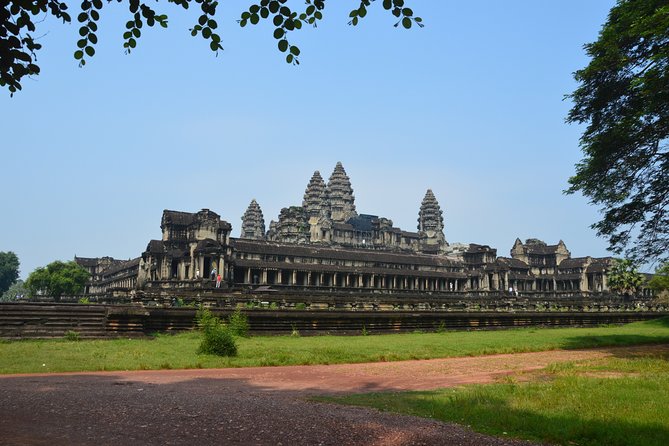Full-Day Siem Reap Angkor Major Temples Private Tour - Baphuon, the steep climb in Angkor Thom