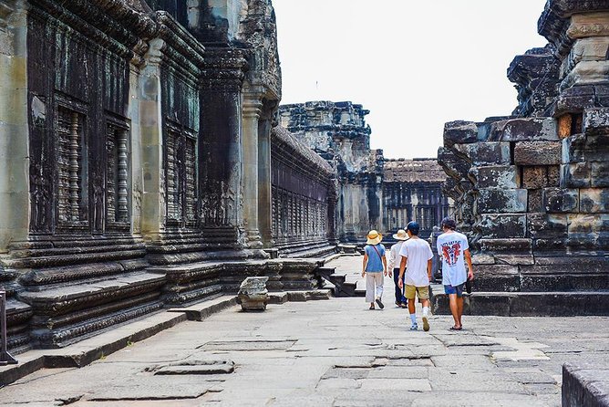 Full-Day Temples of Angkor Small Group Tour - Bayon and the stone faces of Angkor Thom