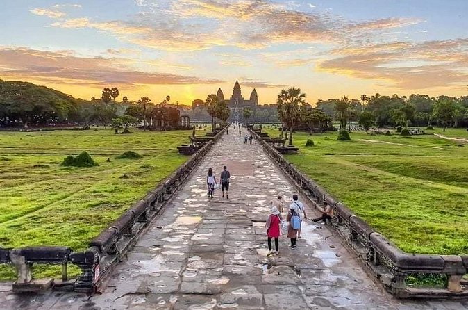 Full Day Tour Angkor Wat Sunrise and Siem Reap Temples - Banteay Srei and the breakfast break