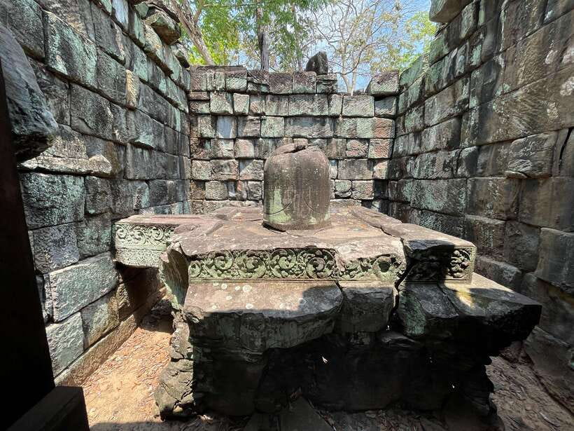 Full-Day Tour: Phnom Kulen Waterfall, Koh Ker & Beng Mealea - Lunch at a local restaurant