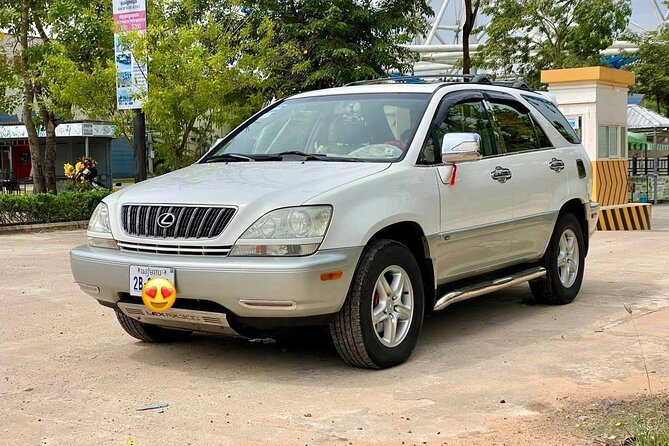 Full Day Tour Phnom Penh to Siem Reap Taxi, Angkor Visit & Return - Bayon and Angkor Thom: stone faces and royal scale