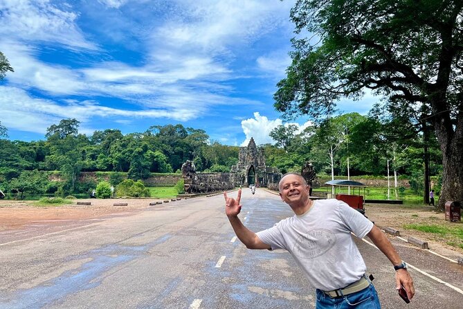 Full Day Tour Phnom Penh to Siem Reap Taxi, Angkor Visit & Return - Ta Prohm: trees, ruins, and the Tomb Raider connection