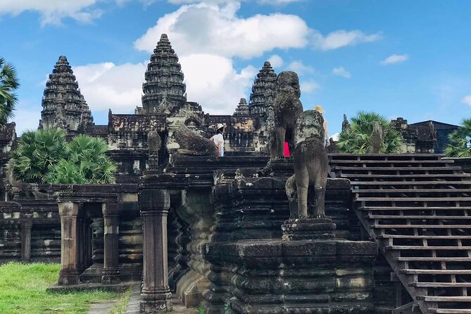 Full Day Tour Phnom Penh to Siem Reap Taxi, Angkor Visit & Return - What the $125 price really covers