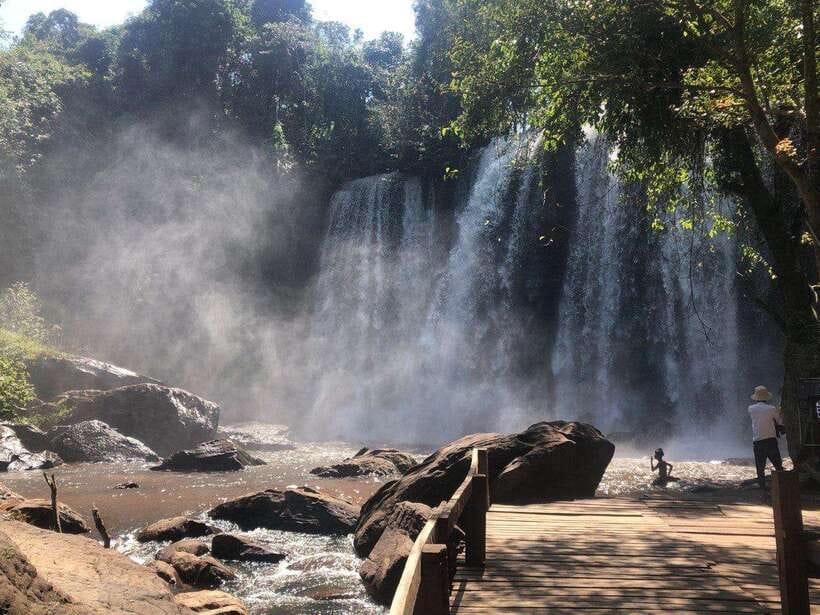 Full-Day Tour to Banteay Srey, Beng Melea & Kulen Mountain - Banteay Srei, the small temple with astonishing detail