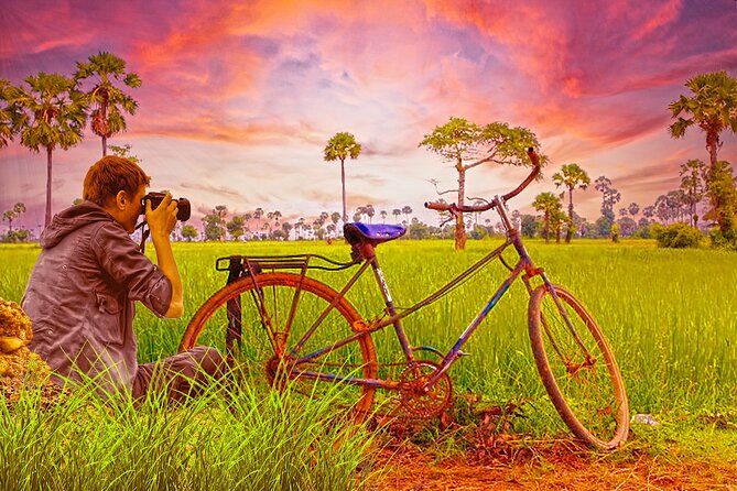 Grand Tour-Ek Phnom. Baset. Bamboo Train. Wat Banan. Phnom Sampov - Baset Temple and the road through rice country