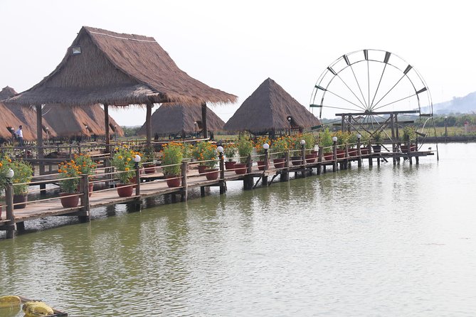 Guided Floating Village Boat Tour in Siem Reap - How the guide and driver affect the experience