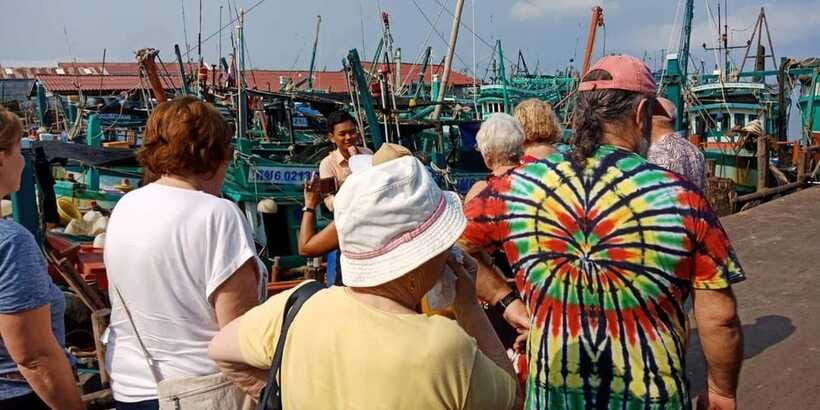 Half Day City Tour - Wat Krom and Cambodian Buddhist life