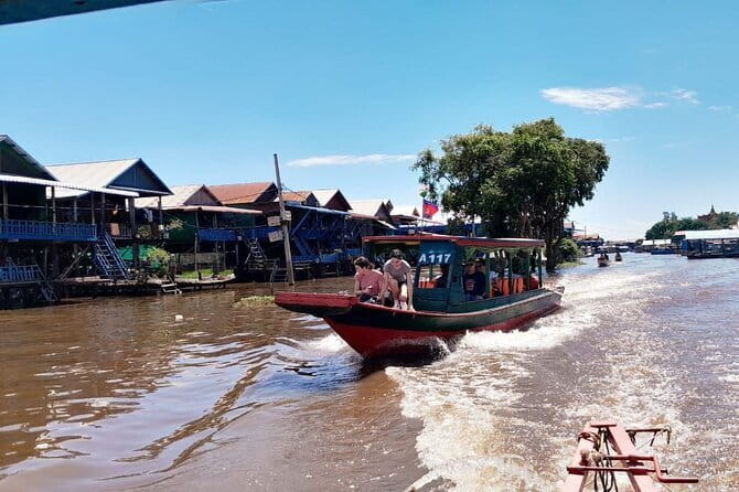 Half day discover Kompong Pluk floating village on Tonle Sap lake - Floating trees and the changing view