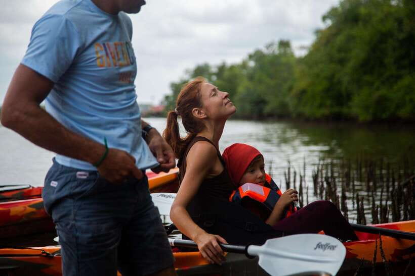 Half Day Kayak Guided Tour to the Green Mangroves Forest - From Kampot town to Trapeang Sangkae