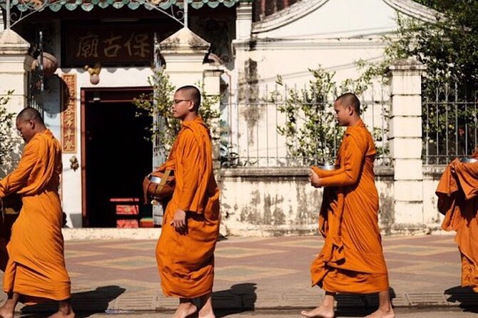 half day morning tour by Tuk-Tuk - Prasat Ek Phnom before the ride back