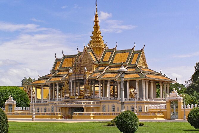 Half Day Private Tour in Phnom Penh - Wat Phnom and the story behind the city