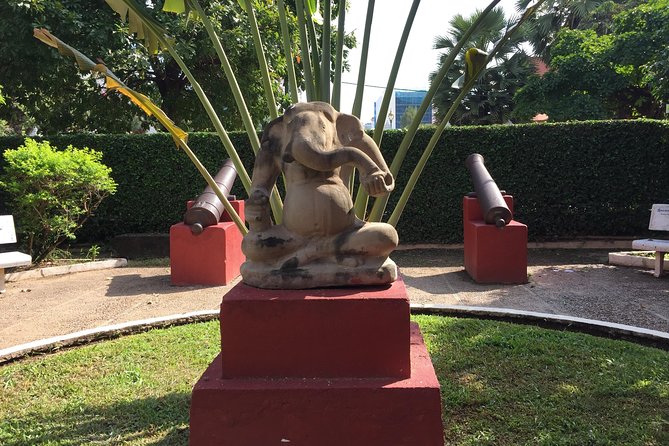 Half-Day Royal Palace, Wat Phnom & Independence Monument Tour - What the guide and transport add