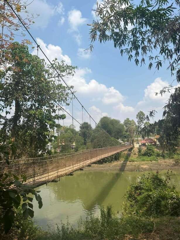 Half-day swing bridge, bamboo train, batcave & Killing cave - Phnom Sampov’s food stop and mountain road