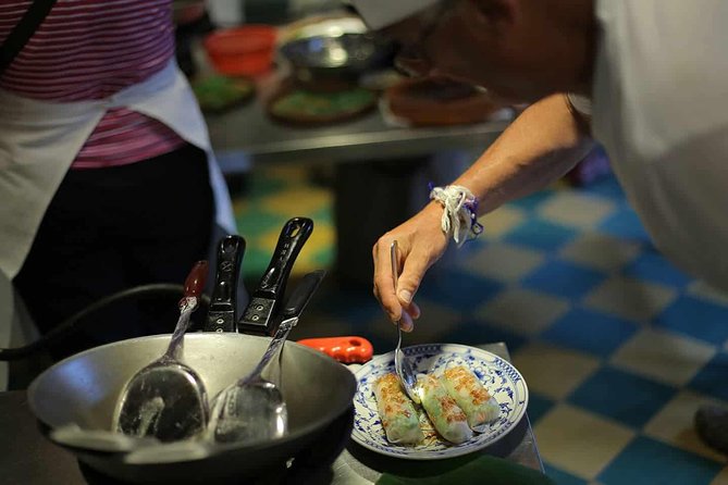 Half-Day The Khmer Cuisine Cooking Class in Siem Reap - A traditional house and a garden meal