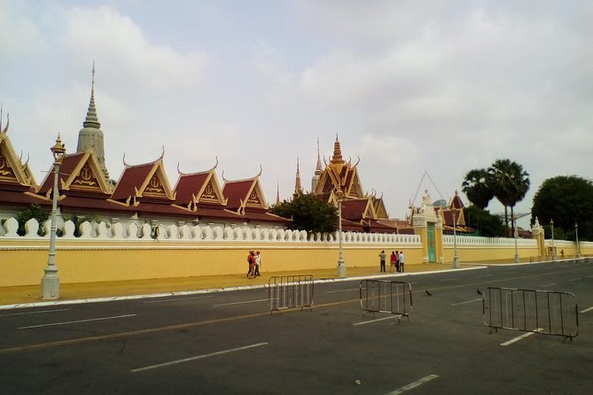 Half Day Tour to Royal Palace, Wat Phnom & Independent Monument - The guide can make or break the experience