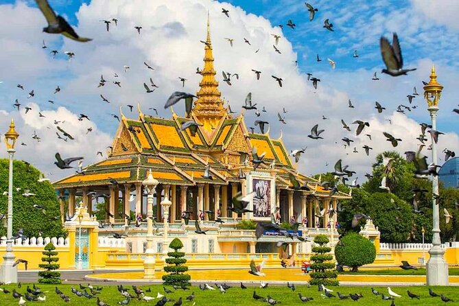 Hidden Phnom Penh City Tour, Royal Palace, Wat Phnom - Why a Phnom Penh cyclo ride works well