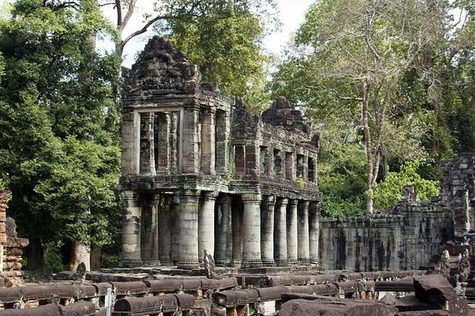 Highlight of Angkor Temples 6 Days Cambodia Tour - Day two: Angkor Wat at sunrise, then the royal city
