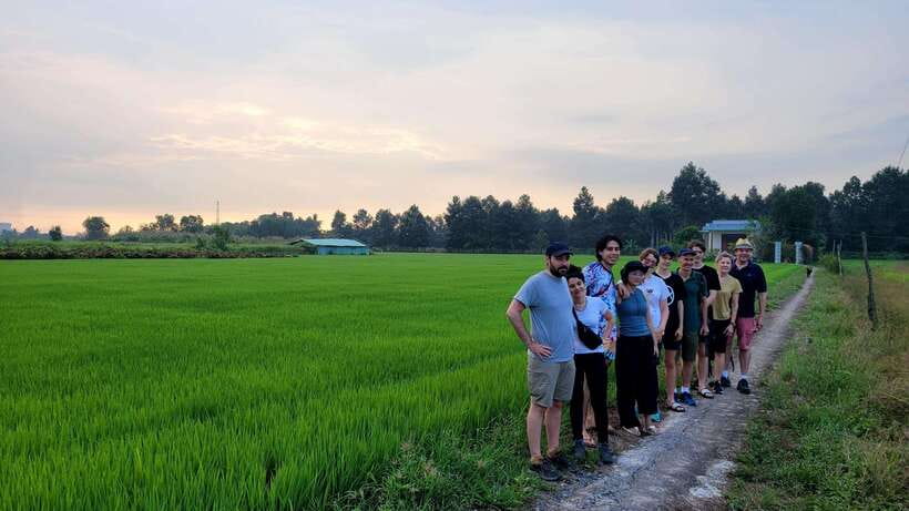Ho Chi Minh City: 2-Day Bike & Kayak Mekong Delta Tour - Vinh Trang Pagoda and the busier side of the delta