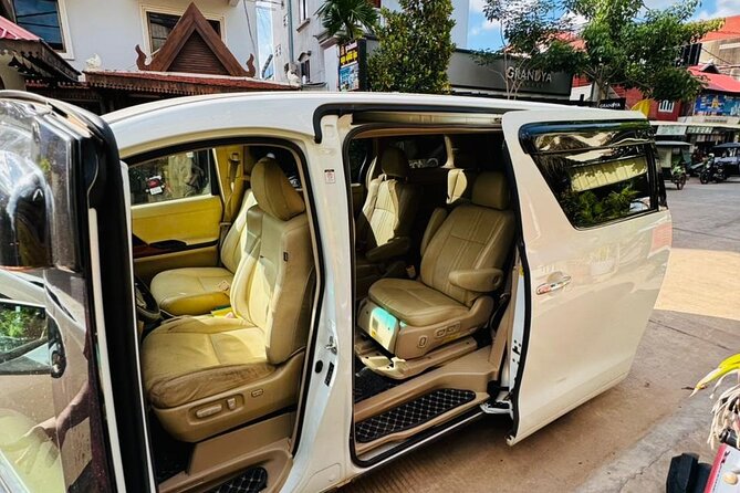 Hotel and Airport by Shuttle Minivan - Returning from your hotel to the airport