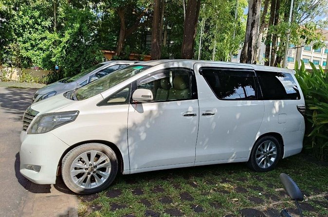 Hotel and Airport by Shuttle Minivan - Timing, communication, and the small practical details