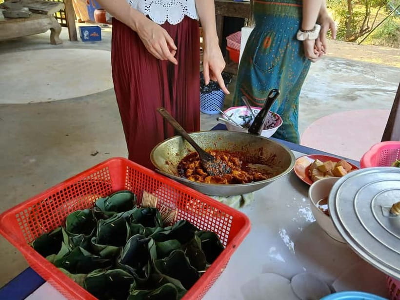 Kampot Countryside: Authentic Khmer Cooking Class - From the market to Eco Lotus Kampot