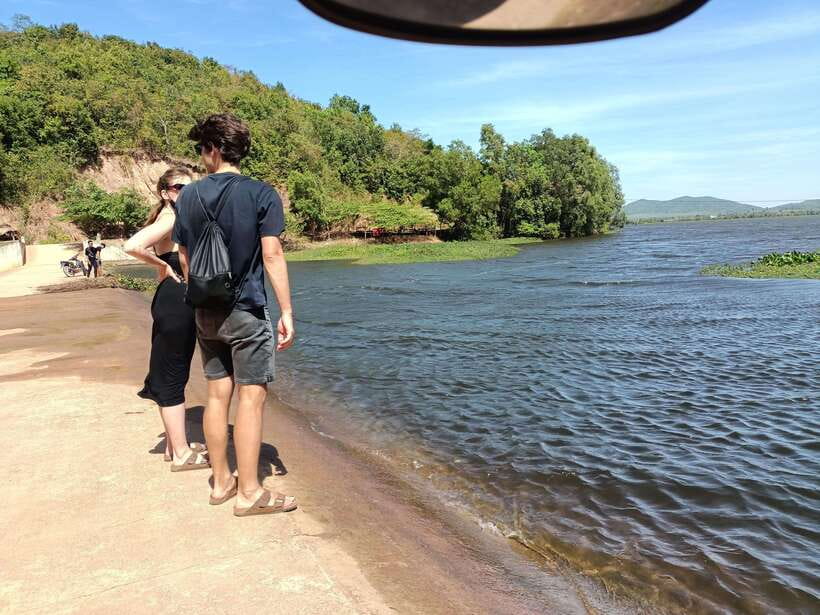 Kampot Countryside include Pepper farm,Kep crab market beach - Climbing 203 steps to Phnom Chhngok