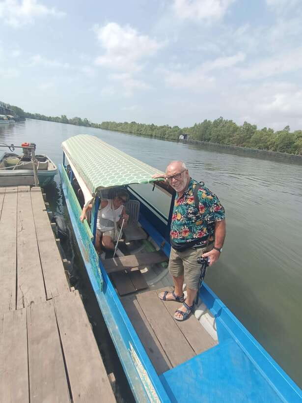 Kampot Countryside include Pepper farm,Kep crab market beach - Brateak Krola Lake and Cambodia’s difficult past