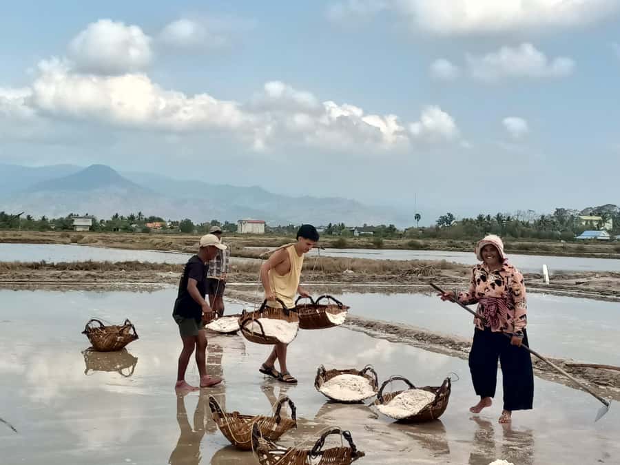 Kampot Countryside include Pepper farm, Salt field & Lake - Morning or afternoon: choosing your start time