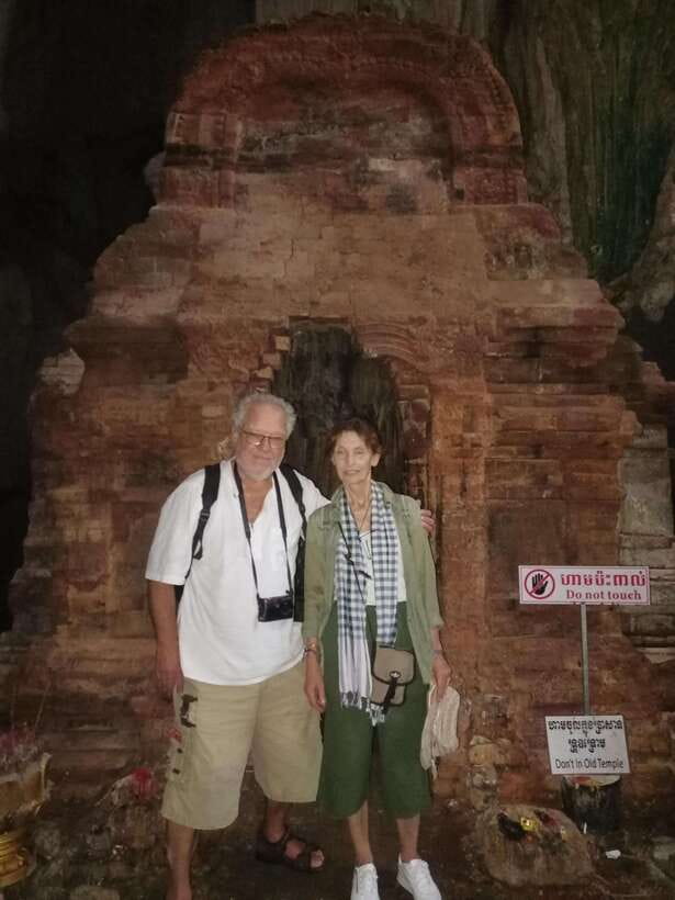 Kampot: Full-day Countryside Tour with Pepper Farm and Kep - Kep crab market, old buildings, and beach time