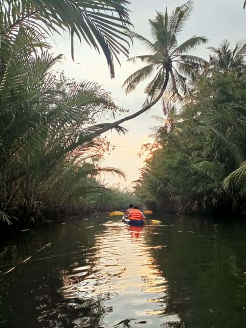 Kampot Pepper farm & Kayak trip around Green cathedral Sunse - La Plantation: seeing how Kampot pepper becomes a famous spice