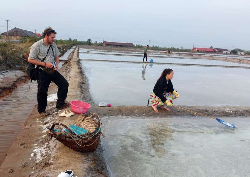 Kampot: Pepper Farm Tours, Salt, Lake & Phnom Chhngok Temple - La Plantation and the pepper tasting