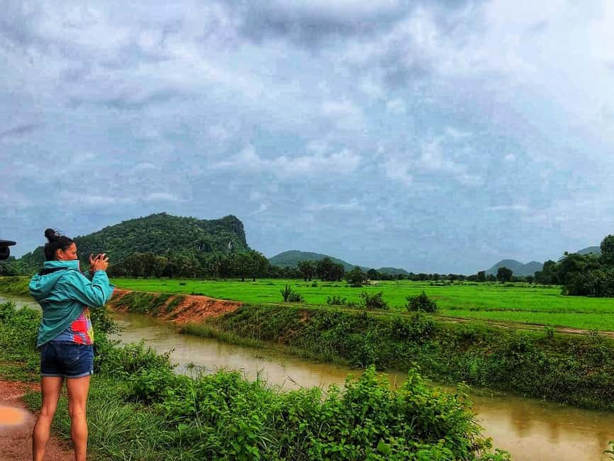 Kampot: Pepper Farm Tours, Salt, Lake & Phnom Chhngok Temple - The road between stops