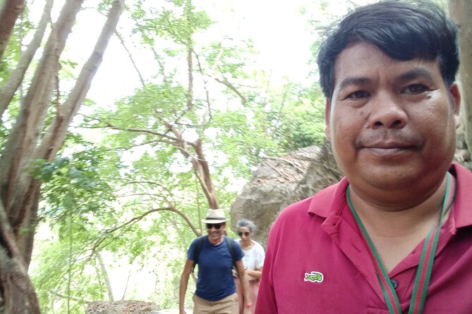 KAMPOT TRAVEL-Pepper farm. Cave.Secret lake-Crab market & Salt... - Phnom Chhngok Cave Temple: a surprising first stop