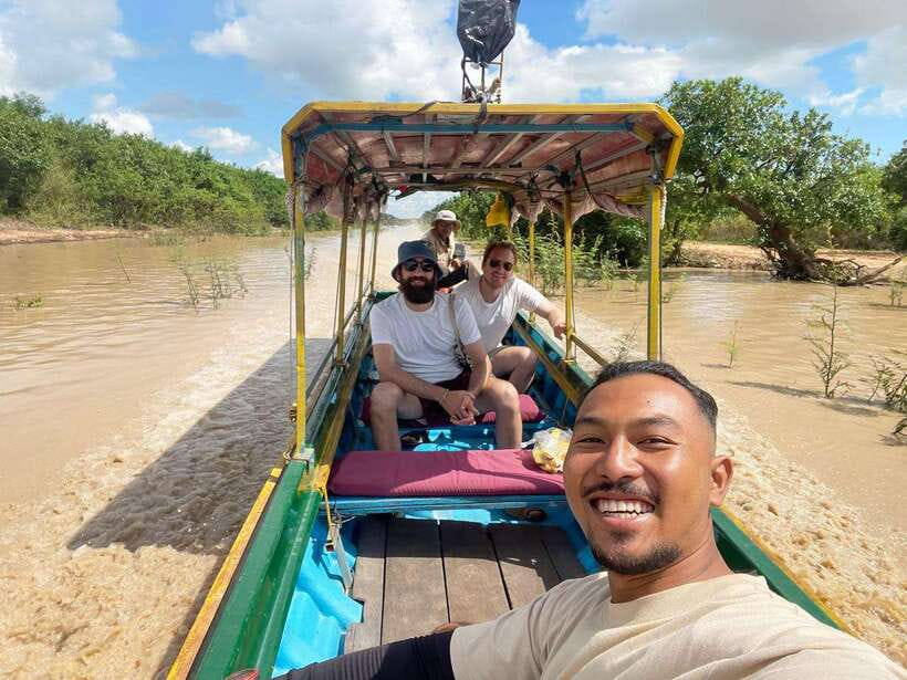 Kayaking & Floating Village in Siem Reap - Booking advice, cancellation, and what to bring