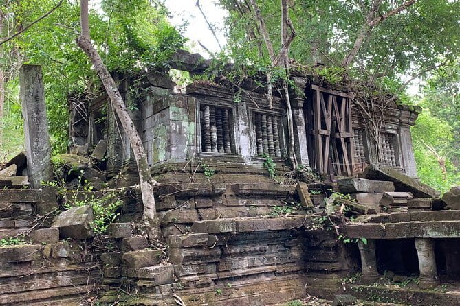 Kbal Spean, Banteay Srei, Beng Melea & Rolous temples Tour - Roluos: early Khmer architecture at the end of the day