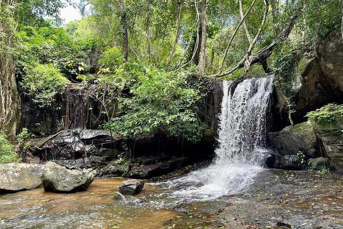 Kbal Spean Lingar River, Banteay Srei Temple & Pre Rup Tour - Banteay Srei and the close-up art of pink sandstone