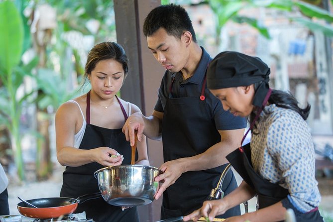 Khmer Cooking Class at a Local's Home in Krong Siem Reap - Choosing four Khmer dishes
