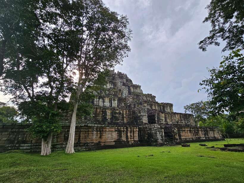 Koh Ker & Beng Mealea Day Trip from Siem Reap - The road to Beng Mealea passes from pyramid to rainforest