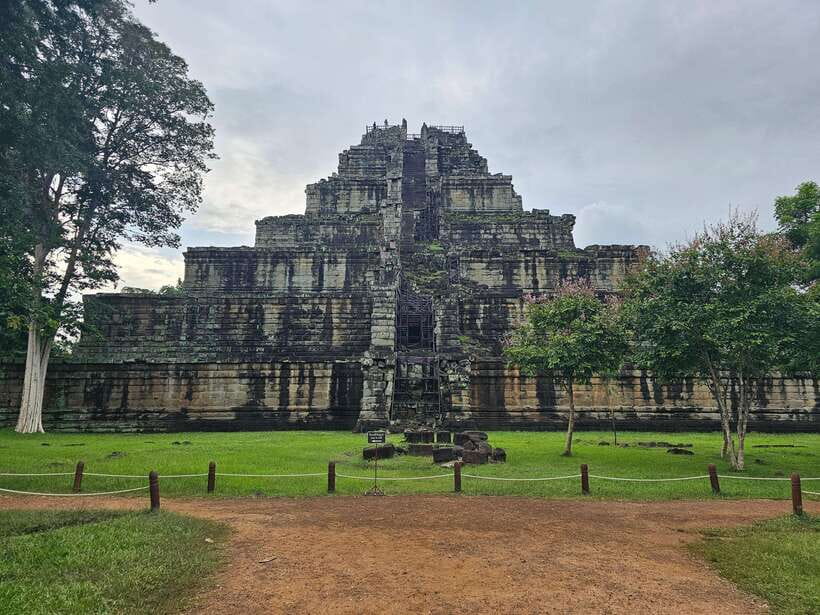 Koh Ker & Beng Mealea Day Trip from Siem Reap - Prasat Prohm and the romance of tree-covered ruins